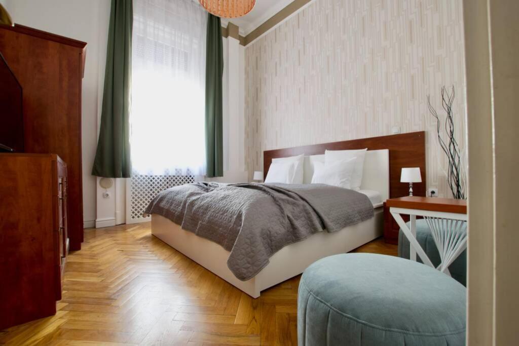 Premium Apartment By Hi5-Vaci Str. 3 Bedroom Budapest Exterior photo